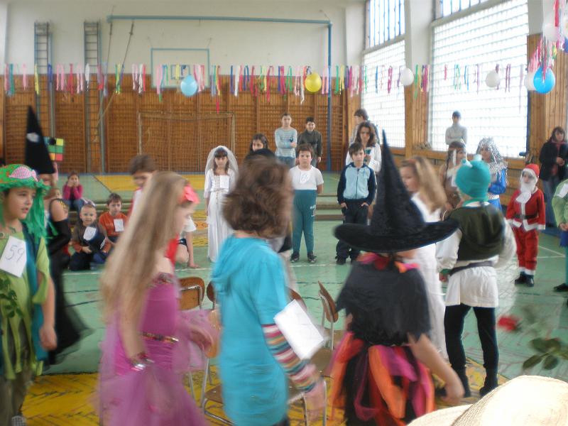 súťaz   počas karnevalu.JPG